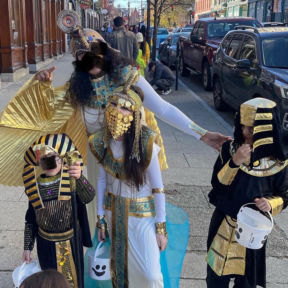 family Egyptian Halloween costumes
